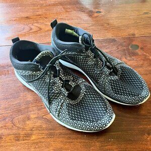 Vionic Black and White Women's Sneakers